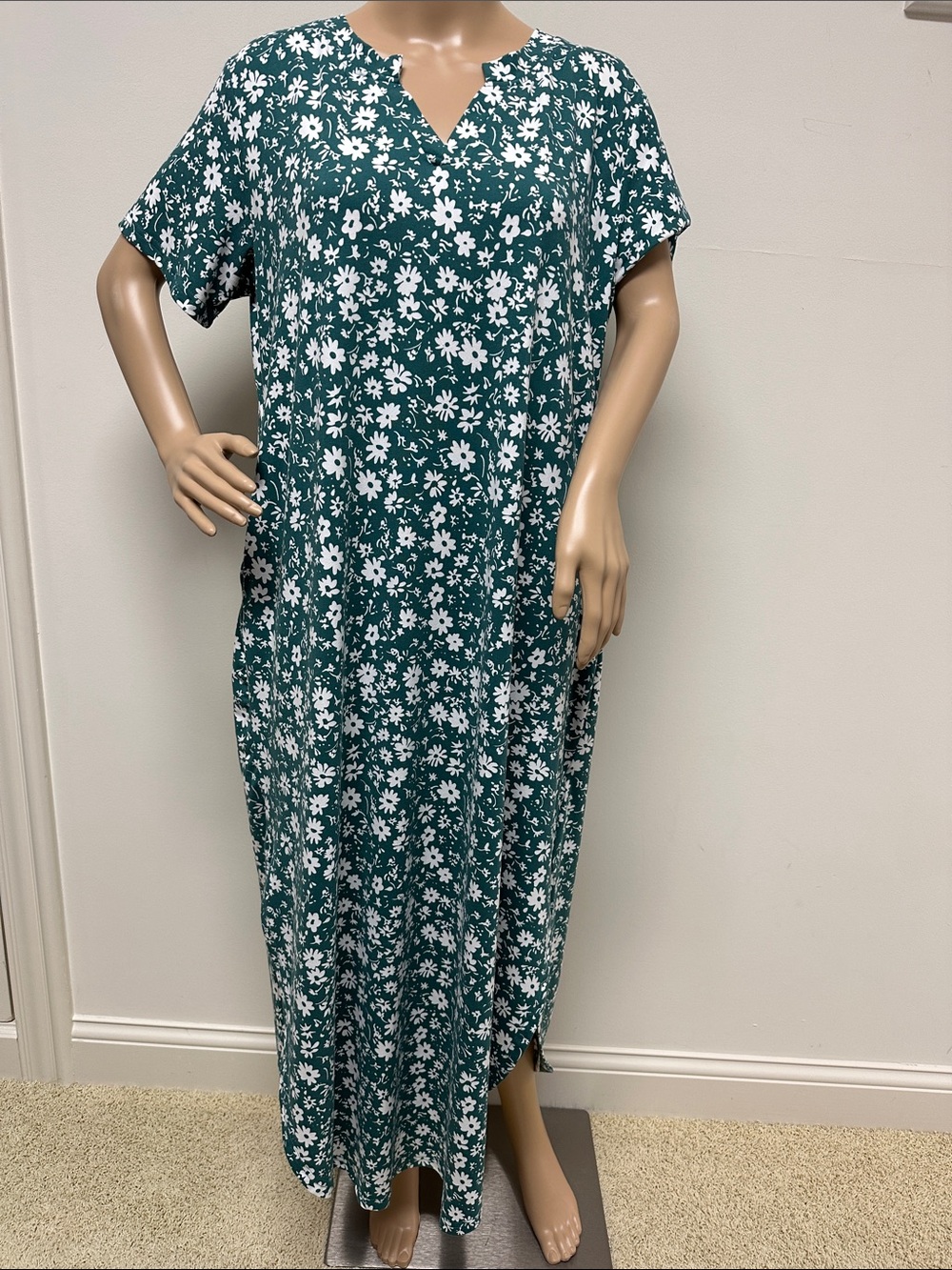 Green Floral Maxi Dress with White Daisy Floral Print Pockets size 2XL